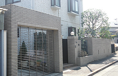 
ハウスクリーニング　オンラインショップ「ひとえいち」の外構・床面・壁面清掃清掃風景